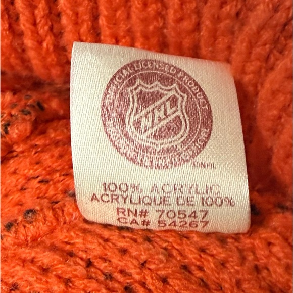 Flyers Knit Hat - Picture 8 of 8